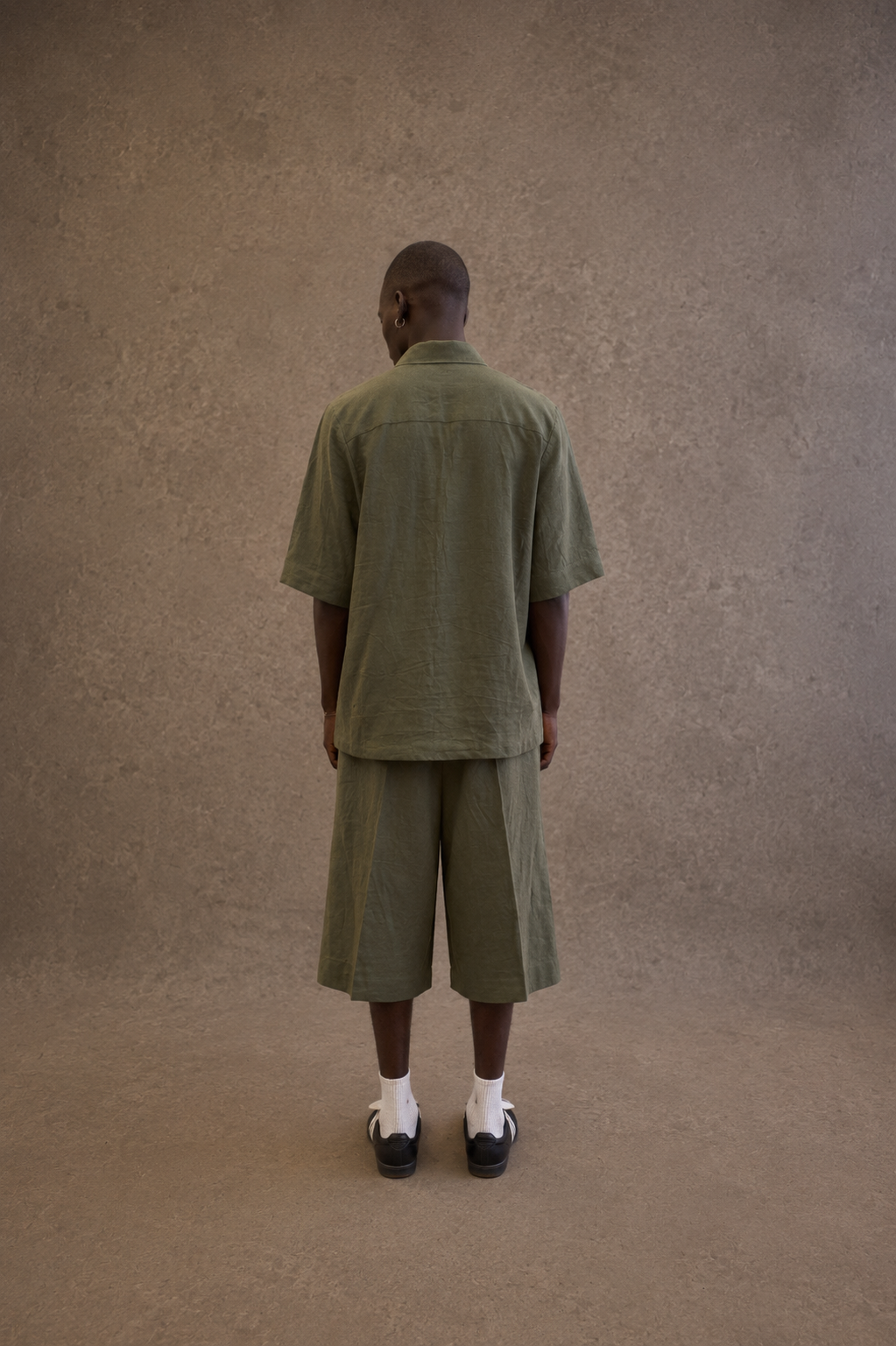 GREEN LINEN SHORTS